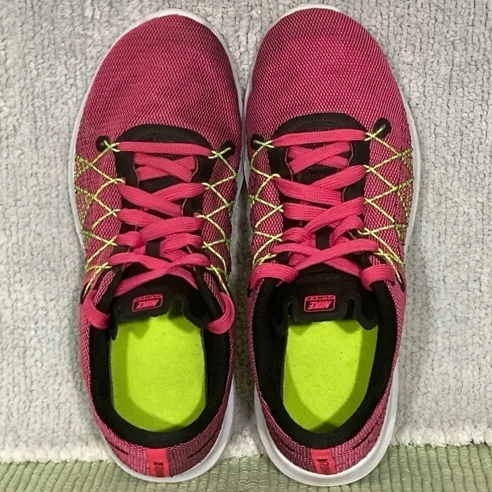 Nike Youth Pink Flex Fury 2 (GS) Running Sneaker Shoes Youth 7Y or Womens Sz 8.5